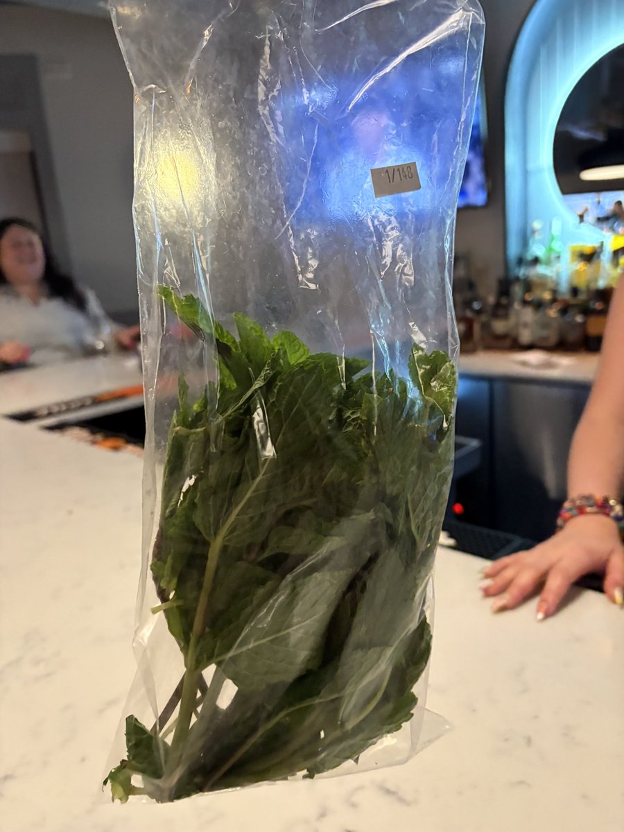 kelllyyyo's tweet photo. Bartender was cleaning up. This is a bag-amints. A’mintz https://t.co/ukY1BwwVkO