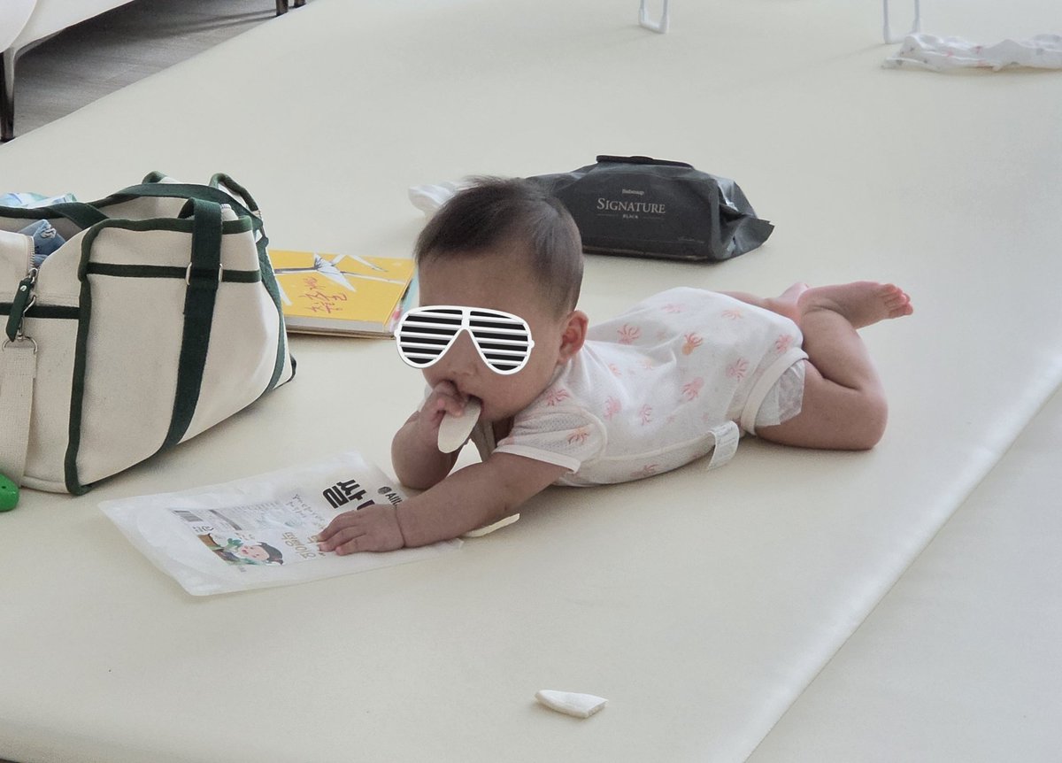 got6605's tweet photo. 이젠 스스로 떡뻥도 꺼내먹고 다컸네 다컸어..🤣 https://t.co/5WMikX7X5L