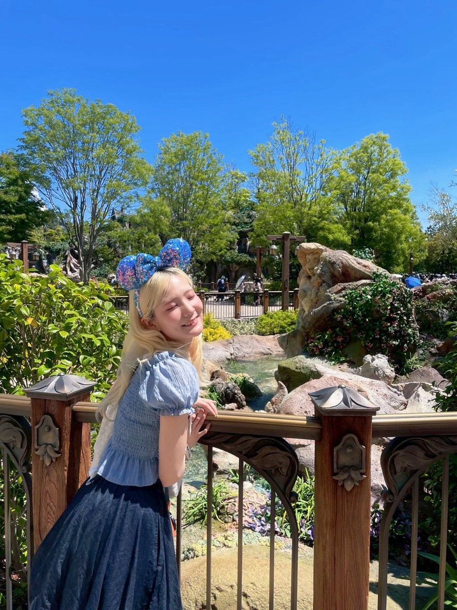 M_M_M_456's tweet photo. 大人になってからの方がディズニー楽しい🩵 https://t.co/Y75lW9Cxxm