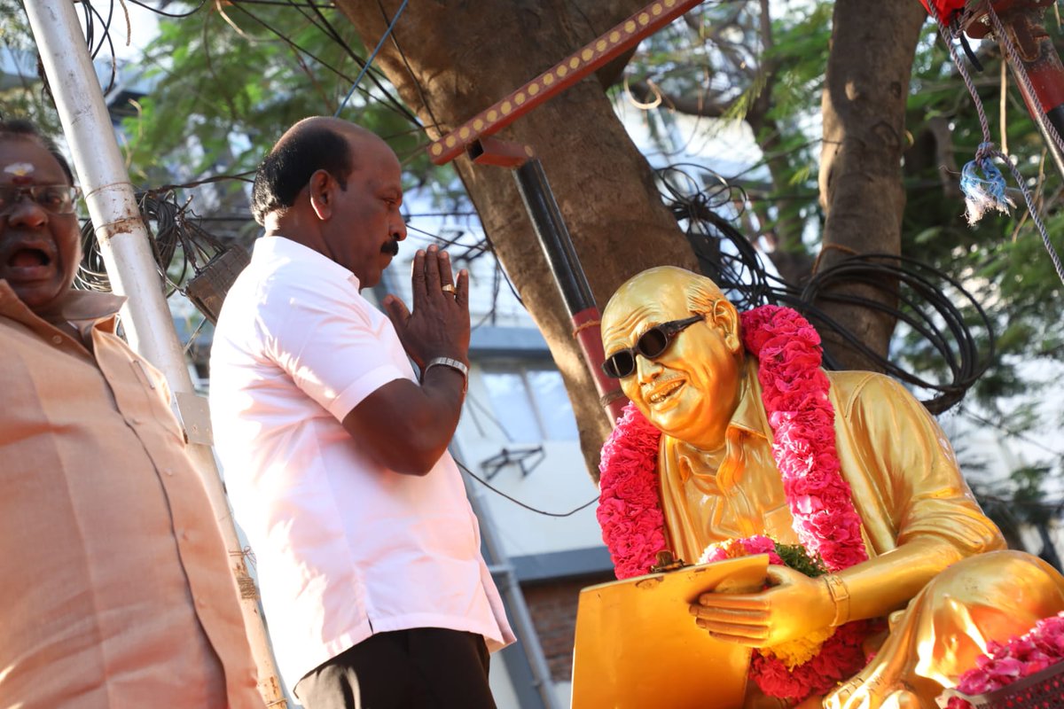 Subramanian_ma's tweet photo. சைதை - ஜாபர்கான்பேட்டையில் முத்தமிழறிஞர் கலைஞர் அவர்களின் 103 வது பிறந்த நாள் விழா - புத்தெழுச்சி நாள் கொண்டாட்டங்கள்… #Masubramanian #Saidapetconstituency #Kalaignar #Kalaignar103 #கலைஞர்103 https://t.co/Lqp3mAhSh4