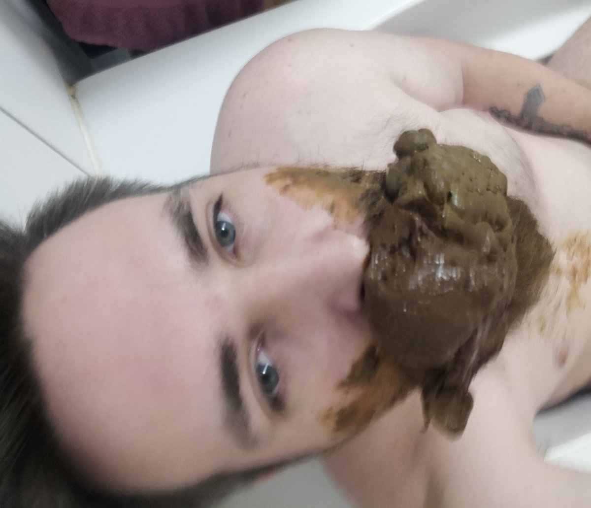PasteteAtoll's tweet photo. Hmm I wish someone will use me every day like this 😏💩🐖 https://t.co/y3cFR2YzNc