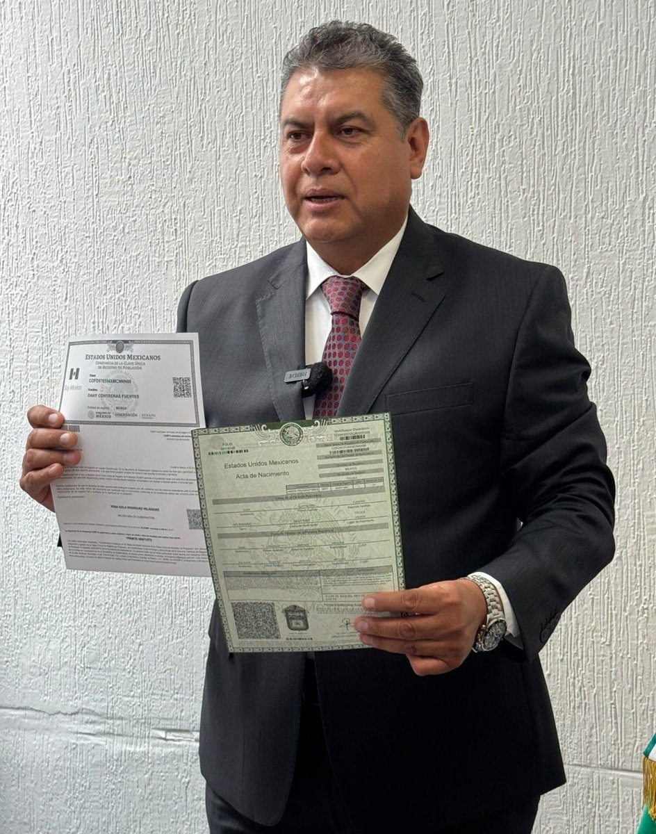 FueraCloset_AC's tweet photo. El acto celebrado esta mañana en la Oficialía N° 1 de Toluca fue encabezado por el titular de @RC_EDOMEX, Leo Larraguivel Hinojosa, y es fruto de la lucha colectiva en la entidad. (3) https://t.co/jWZot9Sfr2