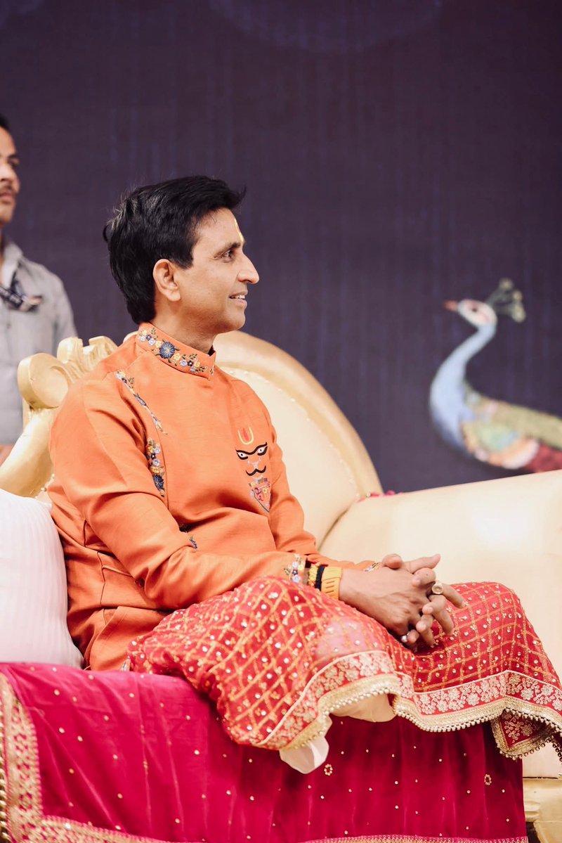 hindidhara1's tweet photo. "भगवान राम का जीवन हमें यह संदेश देता है कि चुनौतियाँ हर व्यक्ति के मार्ग में आती हैं, किंतु धैर्य, मर्यादा और दृढ़ संकल्प से उनका समाधान संभव है"

जय जय सियाराम 🙏🚩

#motivation 
@DrKumarVishwas https://t.co/YtOYrKWh1j
