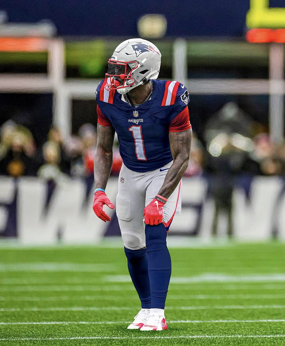 UNISWAG's tweet photo. New Number 

AJ Brown will wear #1 for the @Patriots 

#uniswag https://t.co/kRgwwJ6dQS