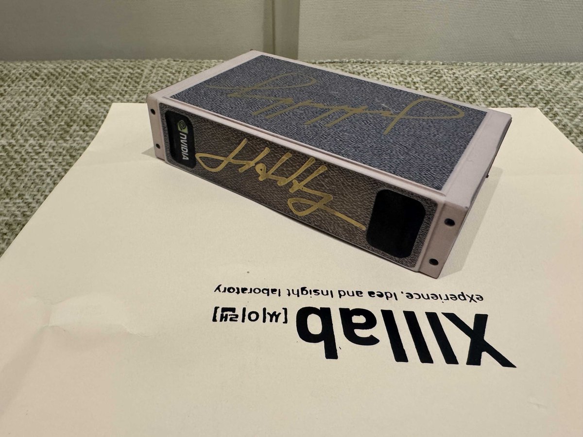 Xiilab's tweet photo. Jensen appreciated the custom figure.
He signed our GPU box.
Great discussions on the future of AI.
#NVIDIA #JensenHuang #GTCtaipei #Xiilab https://t.co/CixiaKQbVf