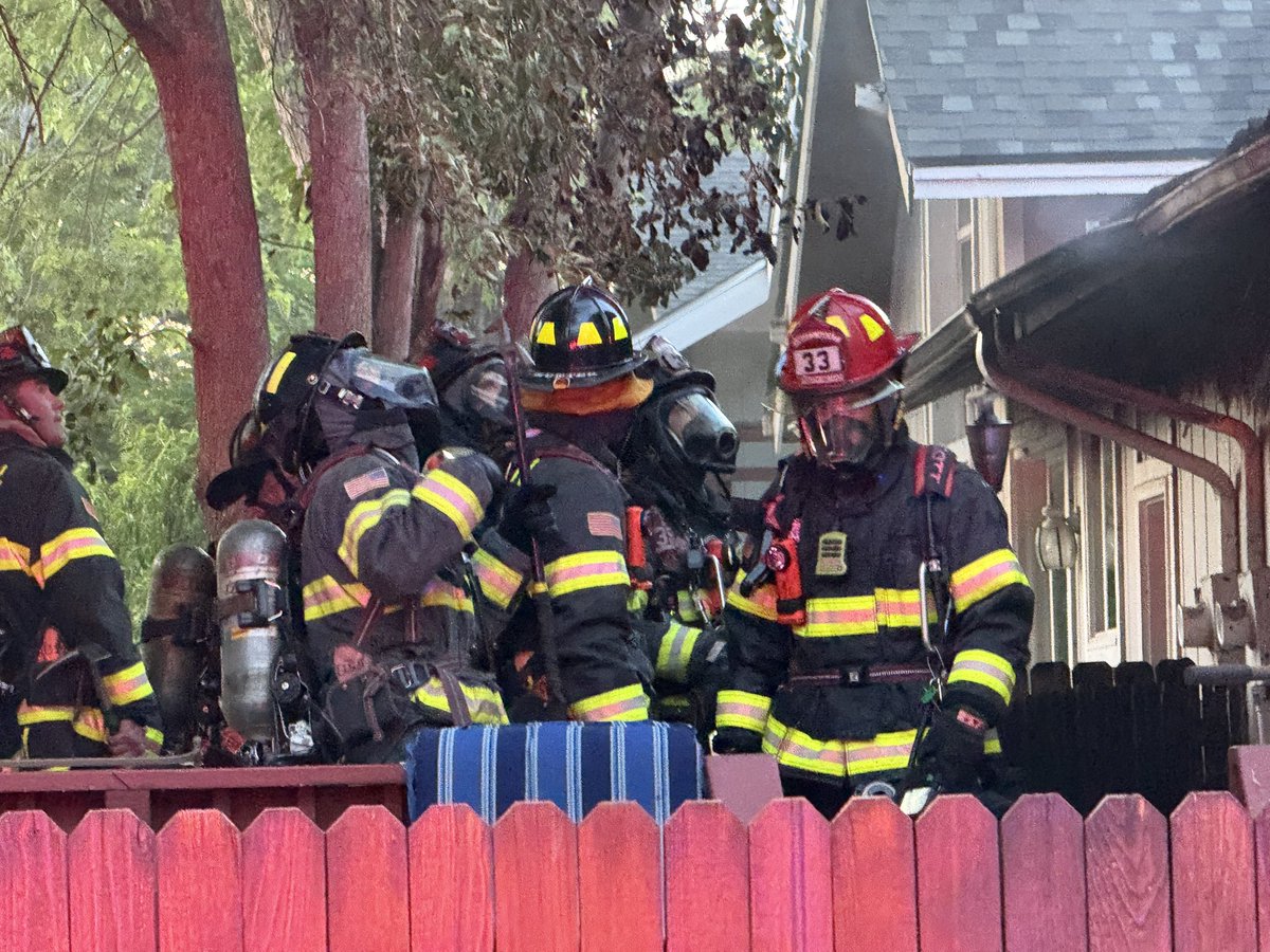 SouthMetroPIO's tweet photo. Update: Fire is under control. 3 occupants safely evacuated the residence, one resident is being evaluated by Fire Medics on scene.  Cause of the fire is under investigation. https://t.co/P334UmpcdN