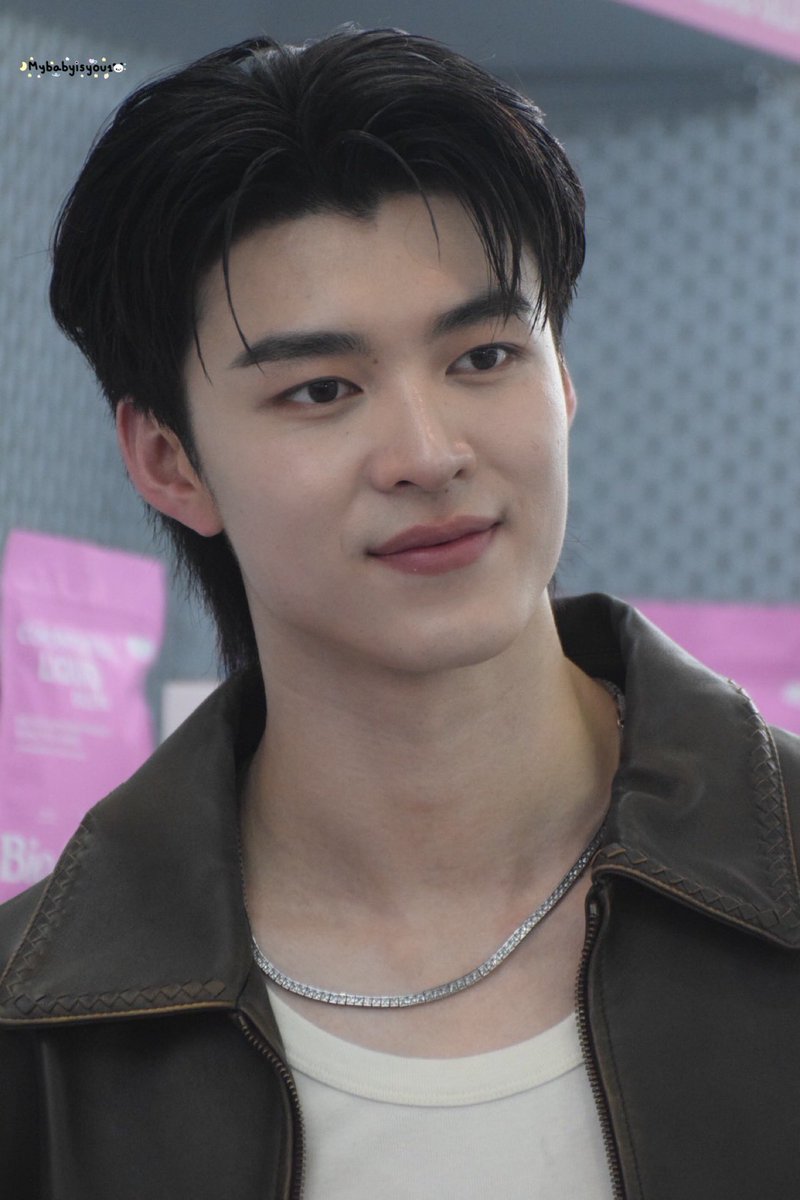 Mybabyisyou1's tweet photo. หล่อไบ้หล่อง่าว  หล่อปะล้ำปะเหลือ🫠
#Meennicha8 https://t.co/8b73IBfrbR