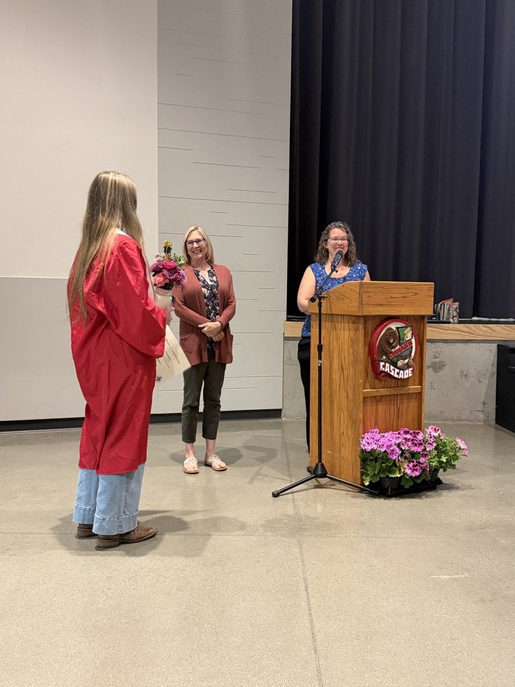 228Cascade's tweet photo. Congratulations to all senior awardees! Thank you so much to all community partners for your support of our students! Seniors received over $800,000 in financial support for college! https://t.co/Lcy3blW15v