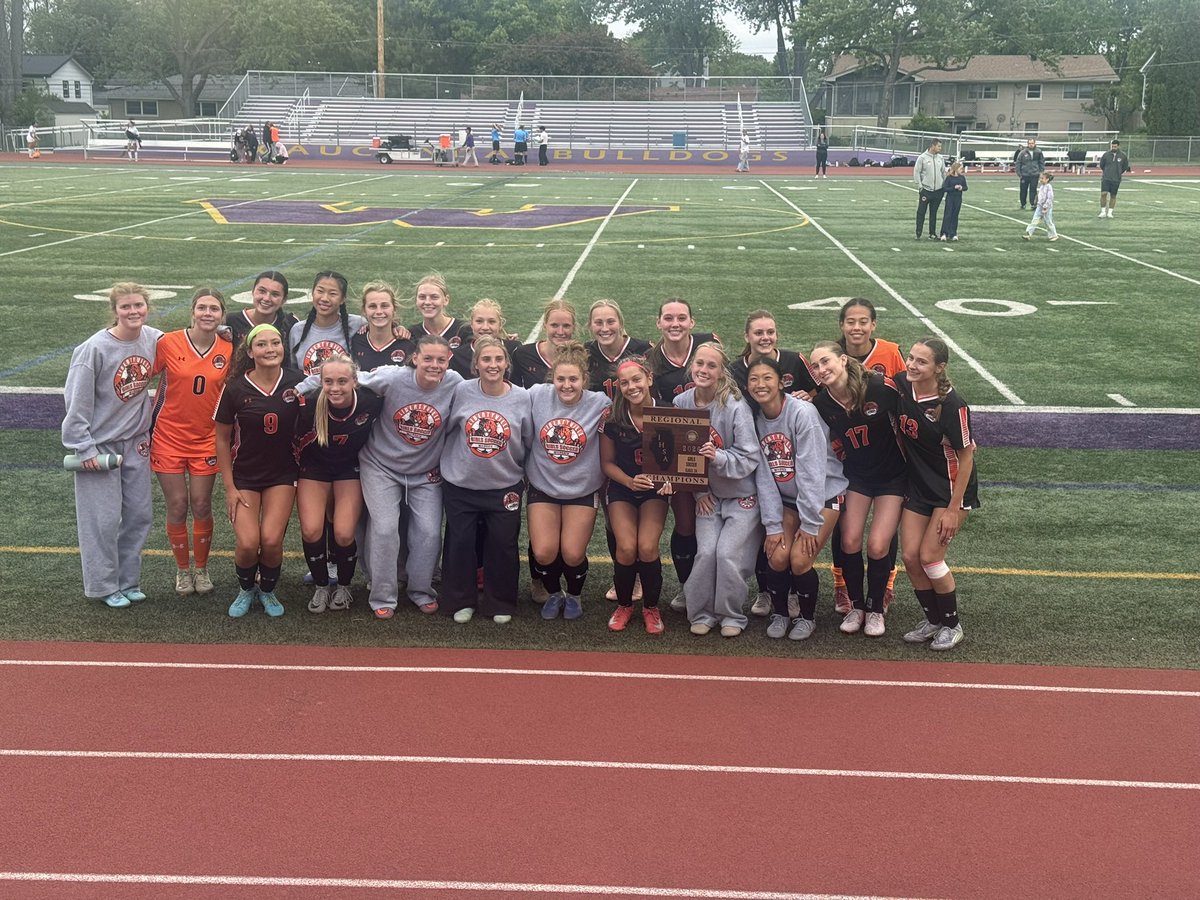 D_Meller2028's tweet photo. Honored to be named NSC All-Conference and Libertyville High School Offensive Player of the Year for the 2025-26 season.

Thank you to my teammates, coaches, and family for pushing me to be my best every day. Excited to keep growing, competing, and chasing bigger goals.

Next up ECNL Seattle!

⚽️ Danica Meller | Libertyville HS ’28 | Eclipse Select ECNL

#NSC #AllConference #OffensivePlayerOfTheYear #GirlsSoccer #ECNL #ClassOf2028 🐾🏆⚽️
@LHS_GRLS_Soccer @Paulbgibbs1979 @eclipse2010ecnl @EclipseSelectSC @TopDrawerSoccer @dhpreps @TheSoccerWire @ECNLgirls @PrepSoccer @ChilandSoccer