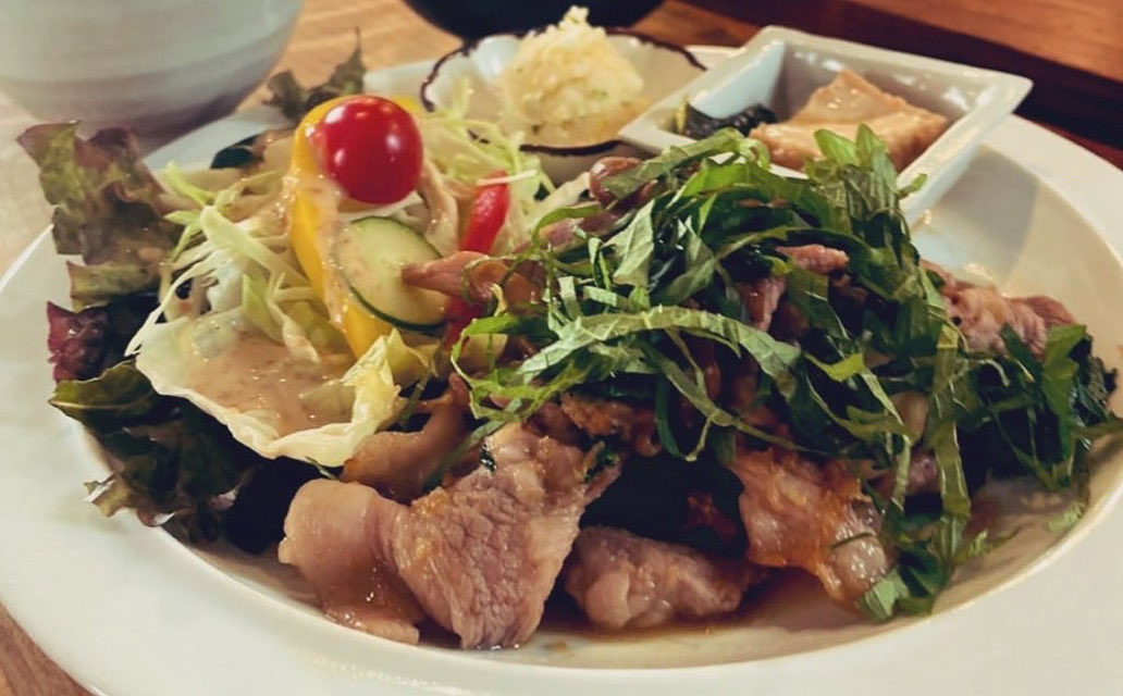 daidai_0820's tweet photo. 本日も16時半までランチしてます😊
遅ランチの方もお待ちしております！
#岡山市ランチ #岡山市カフェ #岡山市橙 #daidai #コーヒー屋のコーヒーゼリー #生姜焼き https://t.co/TajjxpCbQq