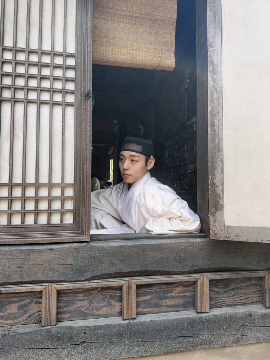 eunvok's tweet photo. 내가 진짜진짜 좋아했던 촬영장 이홍위 😭 https://t.co/TnHVa61ryY