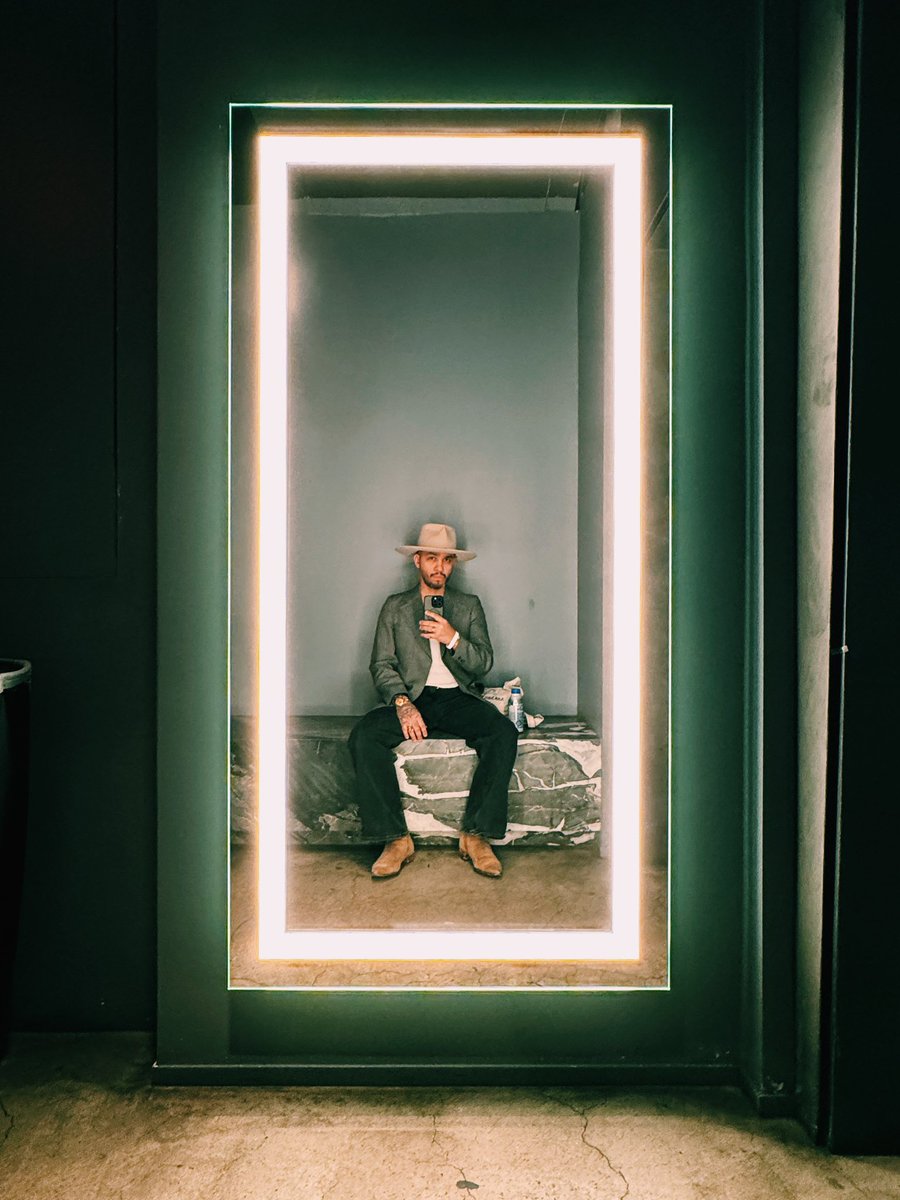 oveck's tweet photo. gn https://t.co/tBDrtQd0Um
