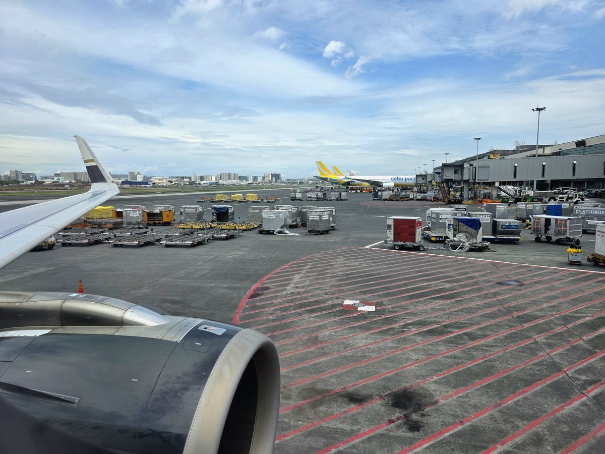 dmtaylor90's tweet photo. Taipei bound on board Starlux A321NEO B-58210! Excited to try out this relatively new airline as I've heard good things 😎 #Avgeek https://t.co/EGQ2Zq02Ze