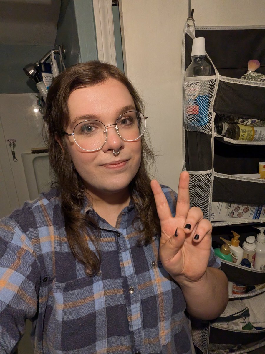 reversefair's tweet photo. hadn't done my makeup in awhile wee https://t.co/1UAAQIU7nP