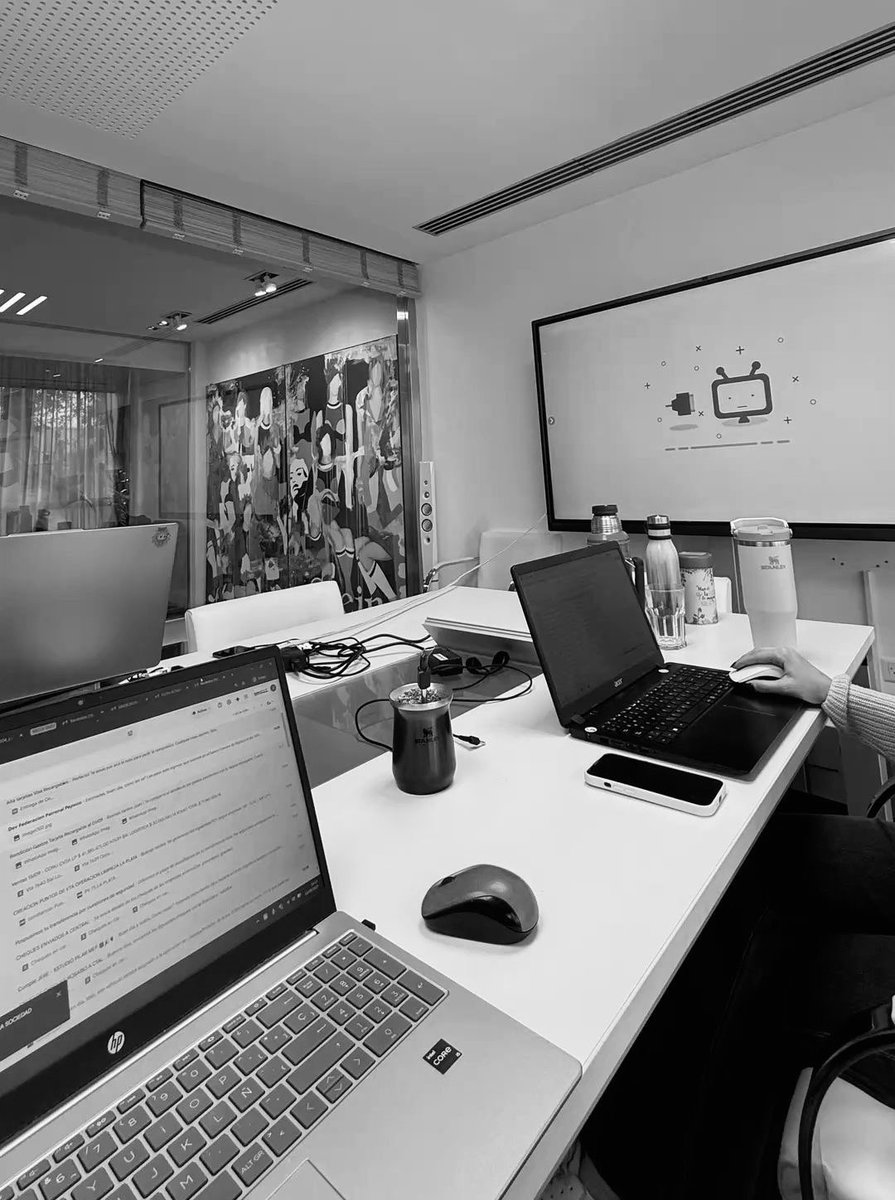 Alvaro tweet media