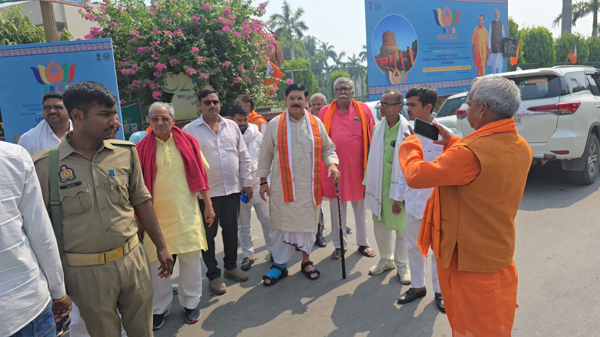SNsinghmla's tweet photo. मा० प्रधानमंत्री जी के नेतृत्व में भारत आज विकास, सुशासन, आत्मनिर्भरता और वैश्विक प्रतिष्ठा के नए आयाम स्थापित कर रहा है। ऐसे में विपक्ष की निराधार एवं अमर्यादित टिप्पणियां देश की जनता के विश्वास को डिगा नहीं सकतीं।

#NarendraModi #kashi  #BJP4IND  #BJP4UP #Varanasi https://t.co/hs7c0UOnwr