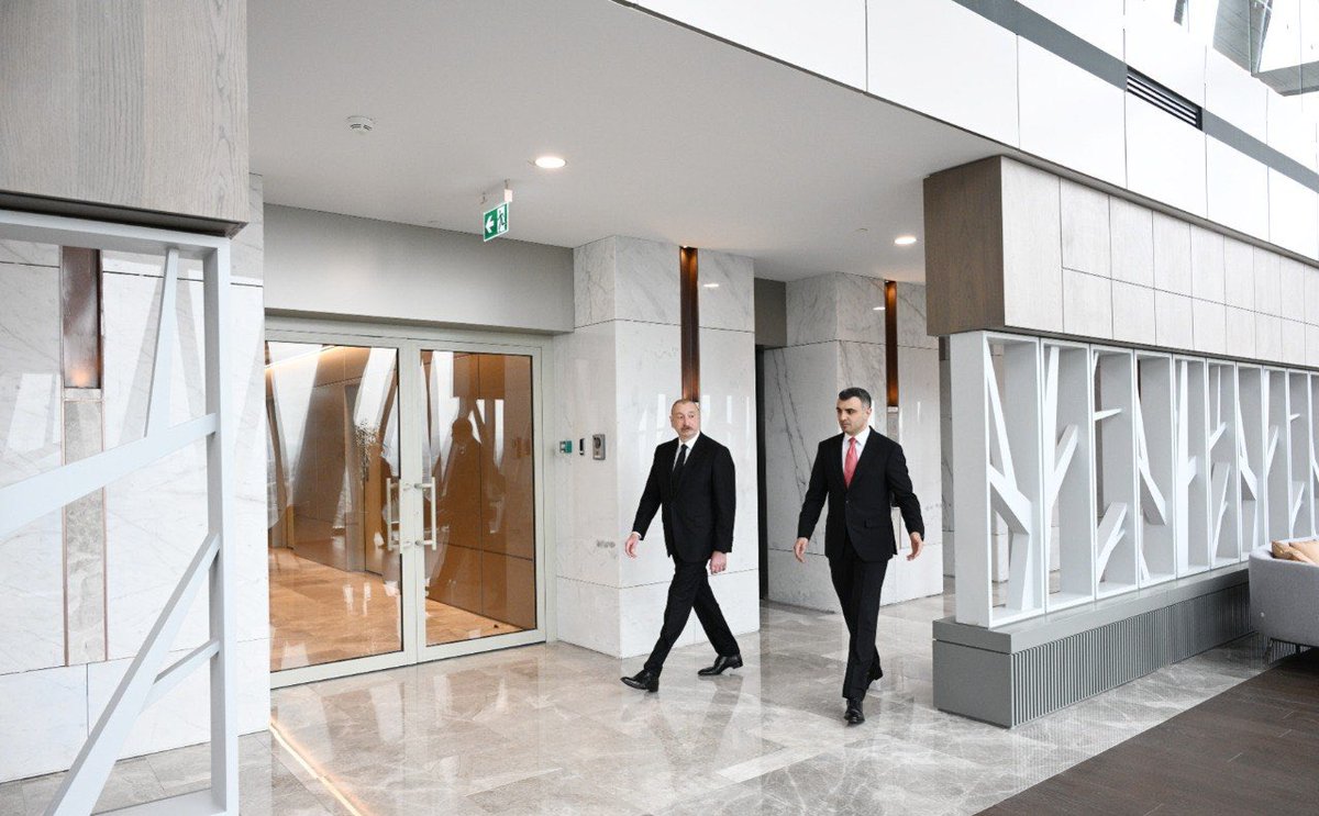metbuat's tweet photo. 🇦🇿 İlham Əliyev Mərkəzi Bankın yeni binasının açılışında iştirak edib https://t.co/7z7nxUFH1V