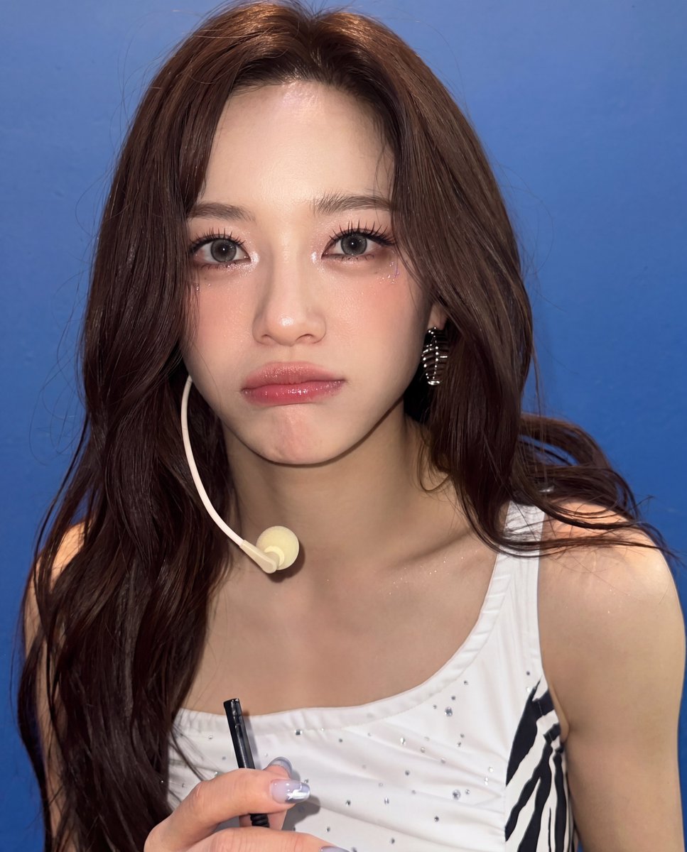 4K-POP tweet media