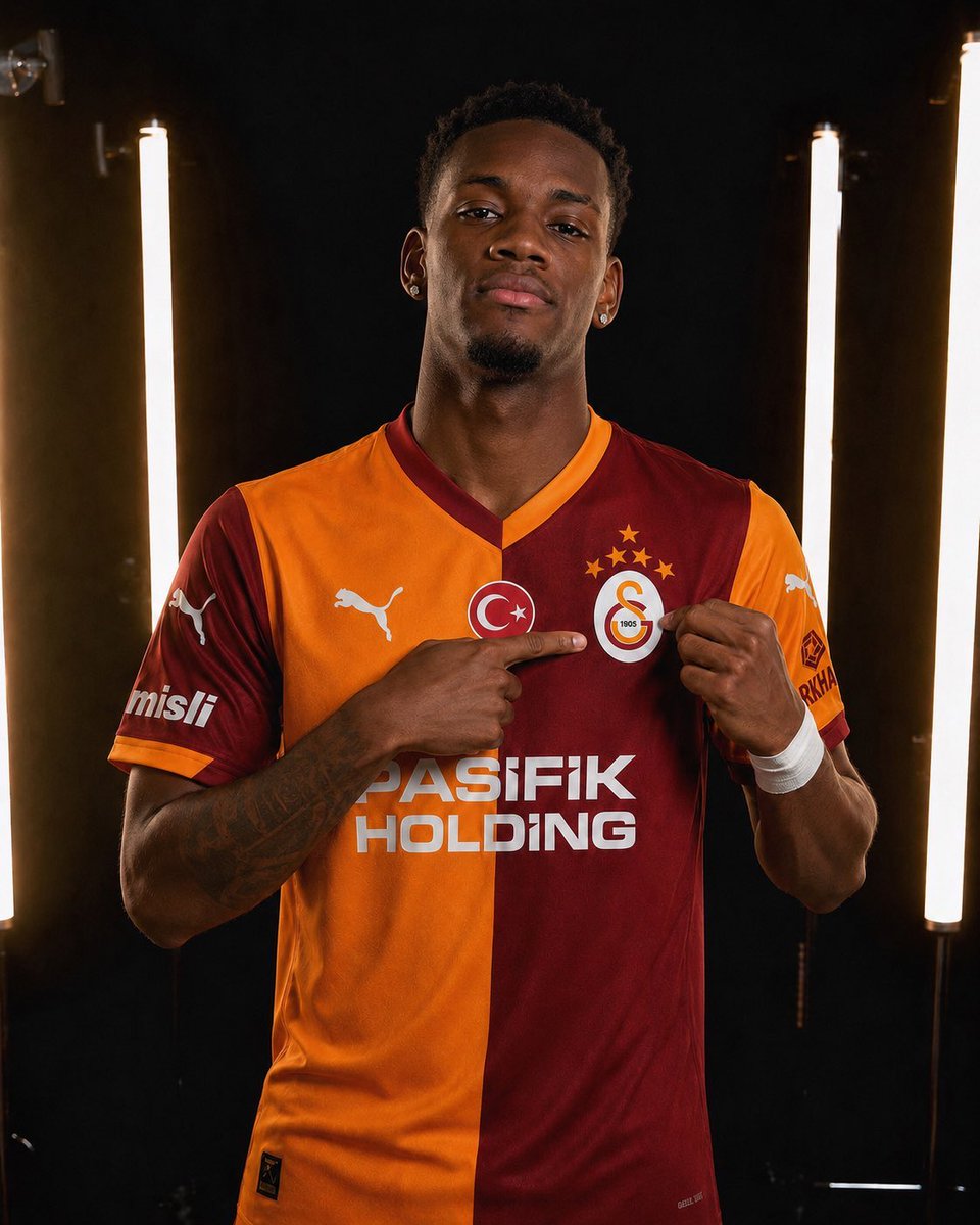 Lotew_'s tweet photo. #SONDAKİKA 
🚨🔥 Jhon Durán, 4-5 milyon euro maaş karşılığında Galatasaray'a gelmeye hazır. https://t.co/vkGQ6ZnHK5