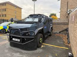 DeeToTheThree's tweet photo. @AnjelBatista13 @____Foxtrot____ Oh yeah, you coppers are awesome at helping people. Like when a large group of people can't bathe by themselves you come to them in a heavily armored people helping truck and spray them with water. You even got special people helping suits so the people can't help you back https://t.co/soklB3srM9