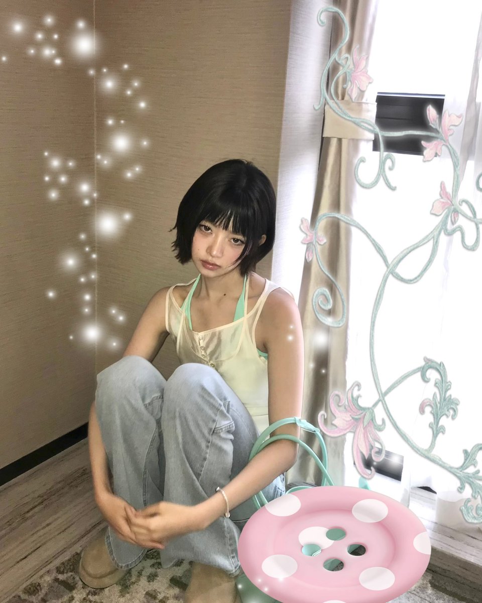 FORSUNREIS's tweet photo. her mind… her creativity… 💭🍀🍥 https://t.co/ZpB2IX6Qqf