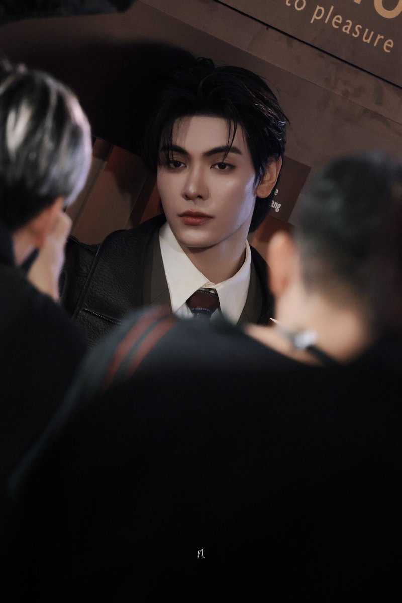 ChenRcj's tweet photo. ( วงเขียว ) นี่หนะเหรอคนโสด #MagnumTHxJoongDunk https://t.co/ym5YjUHsKF