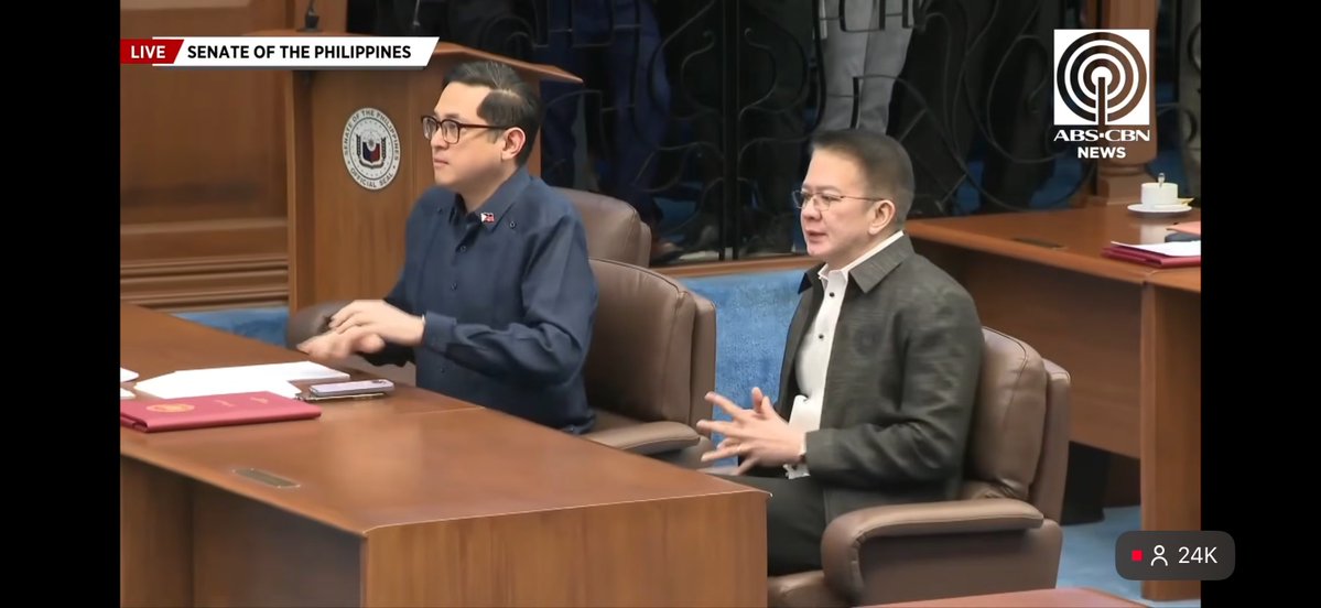 jesusfalcis's tweet photo. Hahaha HINUDAS nya si Alan Peter Cayetano.

Hahaha i can’t stop laughing.

Tawa ako ng tawa pramis.

😂 https://t.co/aZLavraOB6