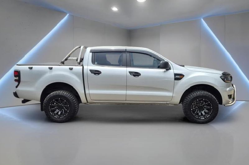 iamroydah's tweet photo. Ford ranger : 2018 model with 6 front Manuel transmission , 156000 km , well maintained and in excellent condition for sale.  Lusaka location. K460000. For viewing contact 0972794484. Kindly retweet, the buyer might be on your TL 😊 thank you 🙏 https://t.co/aqQjk6Sj5M
