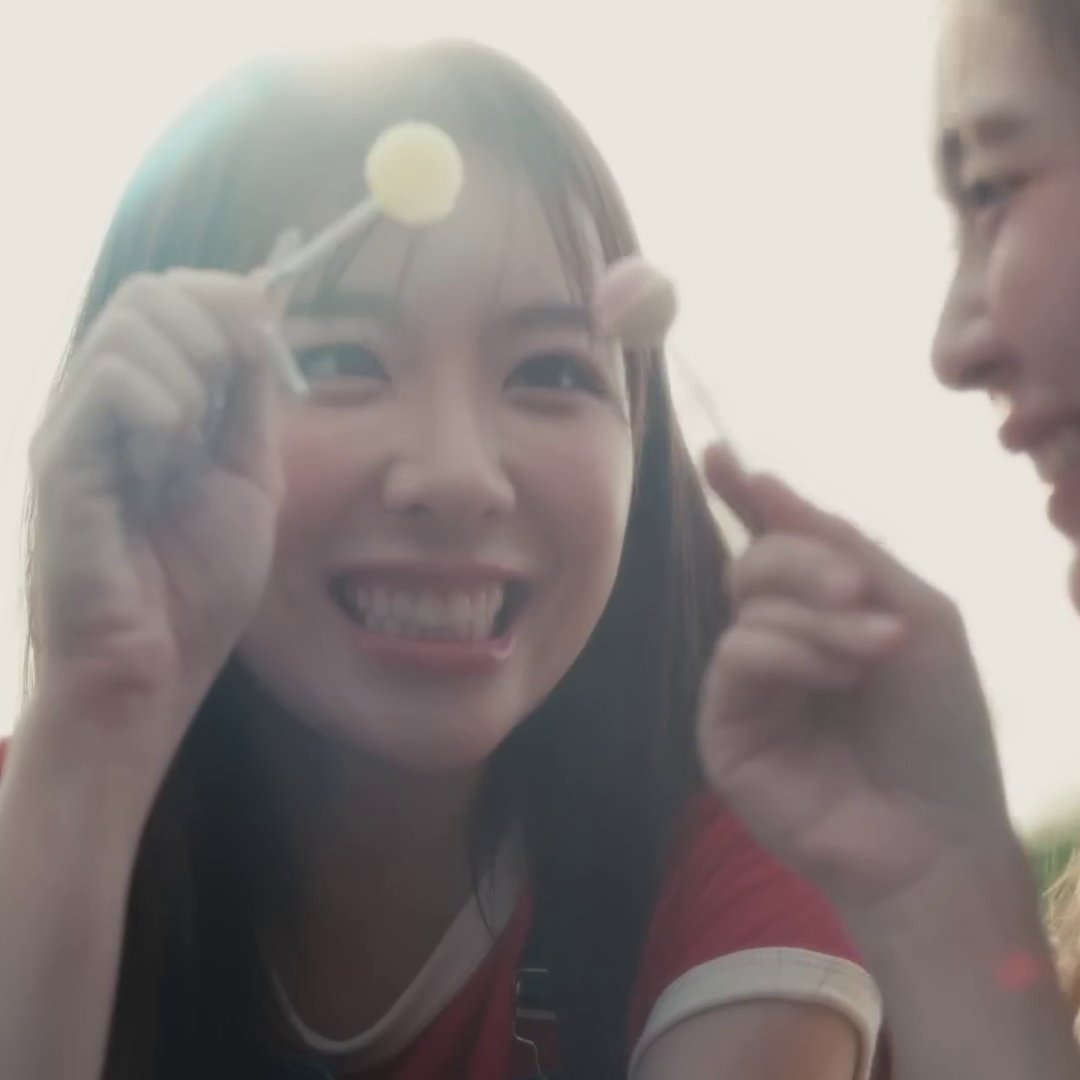 lovejunemew's tweet photo. “we have                                     “i know i
dating rumors”                     started them” https://t.co/eDI8zFfypN