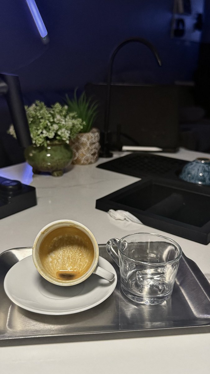 ruize100's tweet photo. اسبريسو الصباح 😋😋 https://t.co/h6qZHTXzui