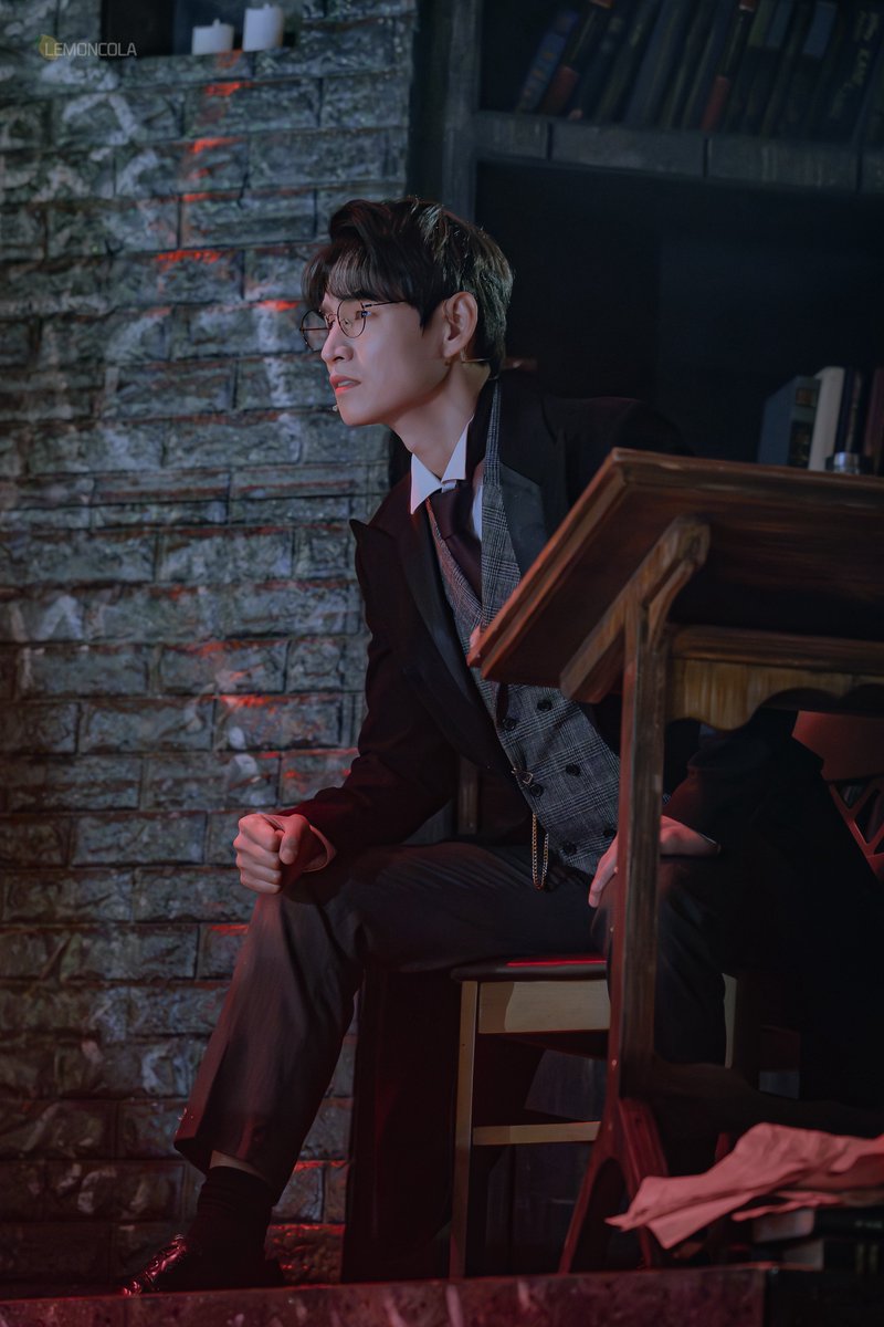 __LEMONCOLA's tweet photo. 260602 브라더스 까라마조프
스페셜 커튼콜 <아버지와 아들>
#강정우 이반 #황민수 알료샤
#브라더스까라마조프 #대학로최고의가족뮤���컬 https://t.co/qbroW85lXp