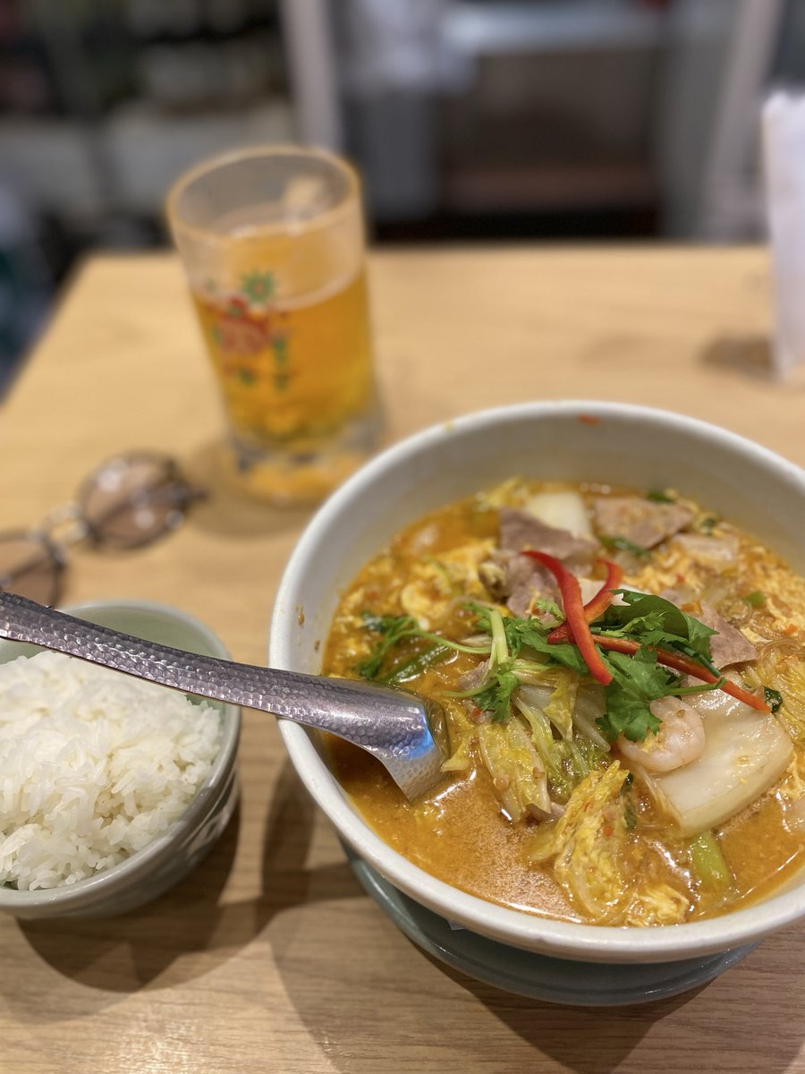 junmamm's tweet photo. 下北沢駅上のタイ料理研究所🧫
2度目の来店。
美味しかった😍

そっとしといてくれるし。（多分）

また来たい♡

台風去ったかな？🤔

#下北沢 https://t.co/9CbRpD4TV6
