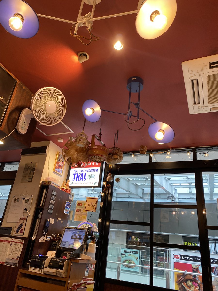 junmamm's tweet photo. 下北沢駅上のタイ料理研究所🧫
2度目の来店。
美味しかった😍

そっとしといてくれるし。（多分）

また来たい♡

台風去ったかな？🤔

#下北沢 https://t.co/9CbRpD4TV6