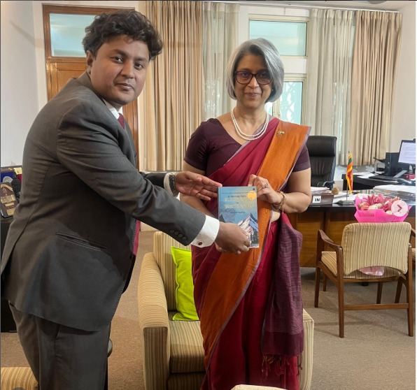 ChemvoltG5425's tweet photo. It is with great honour and immense pleasure that we share a distinguished moment as our CEO, Mr. Kuldeep Gupta, had the privilege of presenting his book, “A Journey from Black Gold to White Gold: Oil to Lithium,” to Her Excellency, the High Commissioner of Sri Lanka to India. https://t.co/cjOivh3DCc