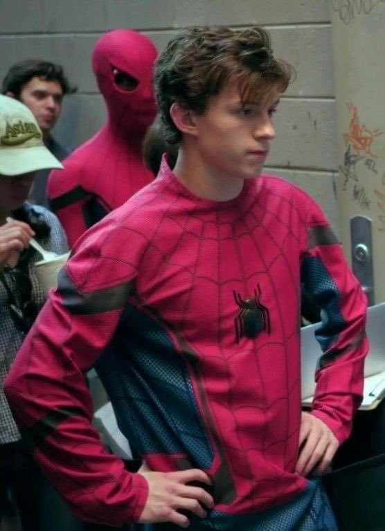 kaptanpeak's tweet photo. En güçlü spider man hangisi? https://t.co/ZrOWNX6dkc