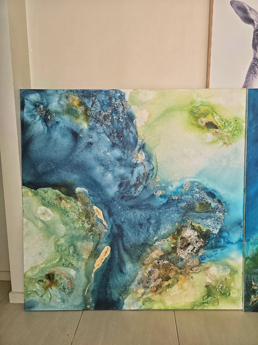 carlyannn's tweet photo. Wednesday Win 🎨😂
Started this commission thinking, LOL, can I still pull this off?
Three 1.2m x 1.2m artworks later, the clients are loving the progress.

Oh and I didnt headbutt anyone today even though some deserved it 😂 wins all round.

What's your Wednesday win this week? 👇 #LOLwins #LOLarmy $LOL
In LOL we trust 😂!