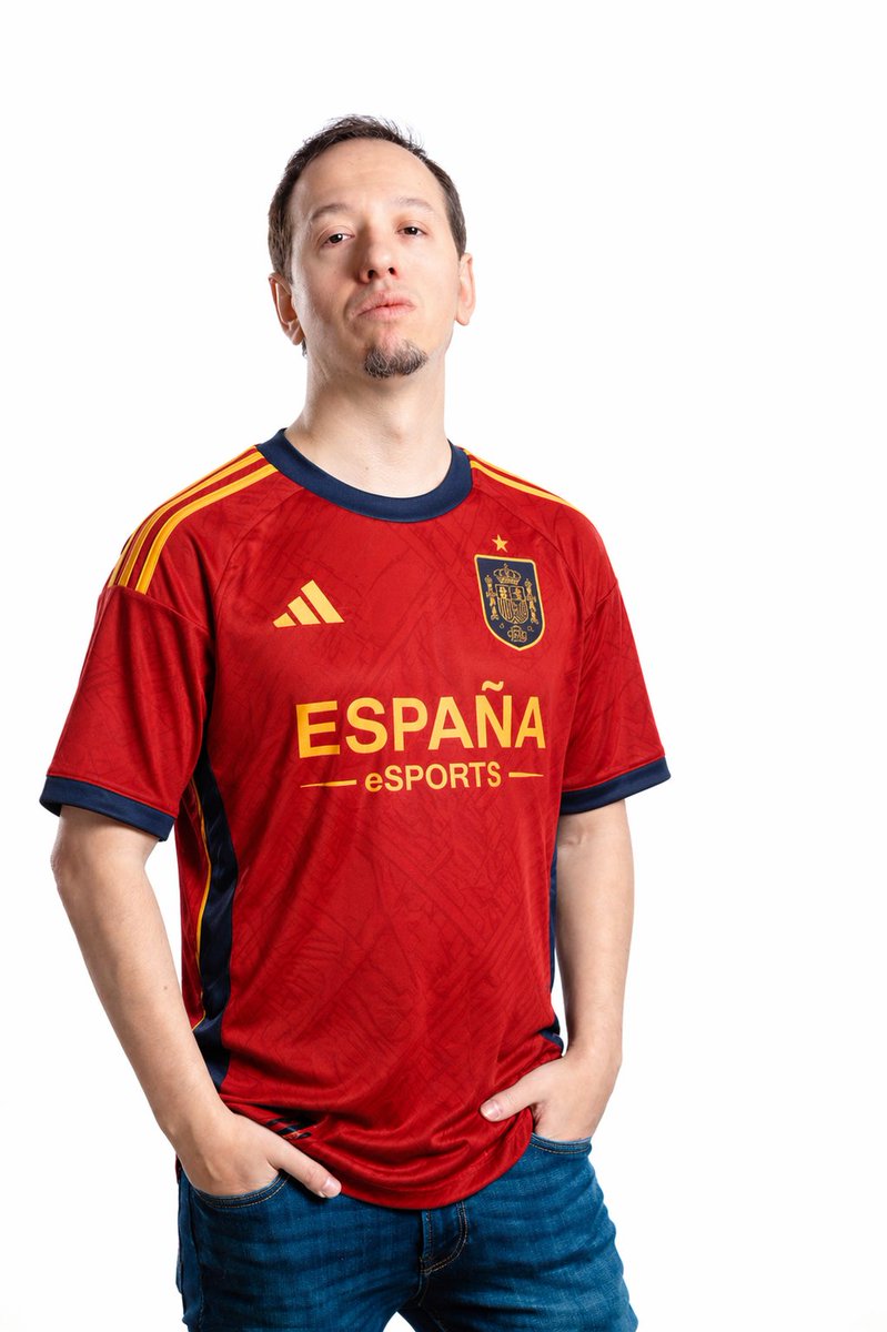 Hiditec's tweet photo. Si este Tweet llega a 100 likes, me pongo a @KNekro  Selección de foto de perfil 😎🫡 https://t.co/5lqqVNmH9i