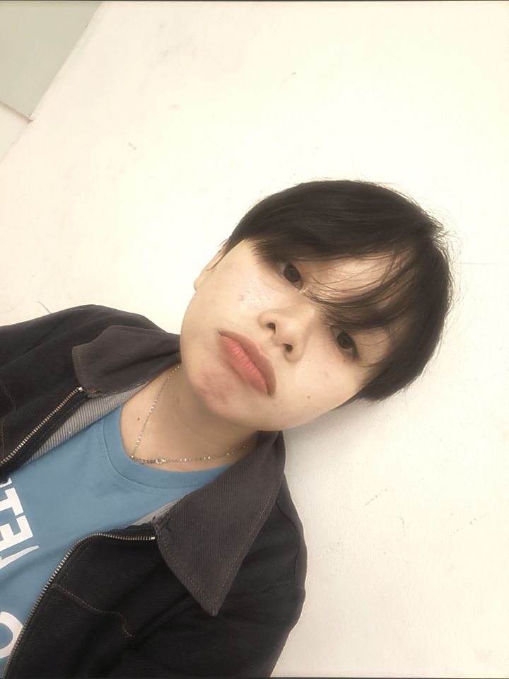 aidenismango's tweet photo. bro hitting the same pose https://t.co/o2bbedX64P