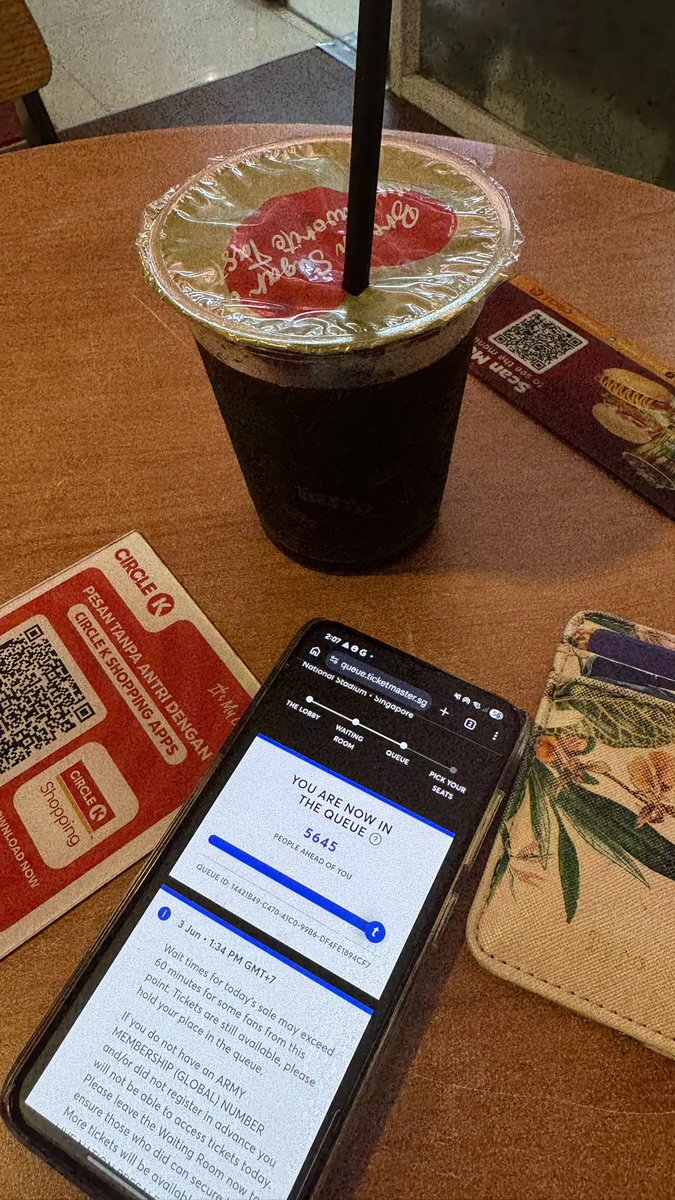 minsugave's tweet photo. Pake wifi-nya circle K karena sinyal di dapur aku (basement 1) parah banget. War sambil baking dan ke circle bolak balik 😭 Thank God rejeki gak kemana https://t.co/bF5kcD7Leh