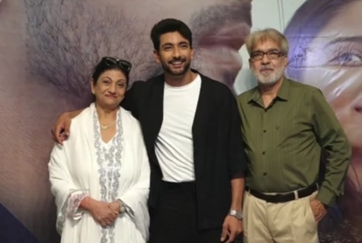 WingetArena's tweet photo. When you have the most supportive and loving family ❤

May God bless them 🧿❤

#fahmaankhan #goonj https://t.co/YzJcZnFhmj