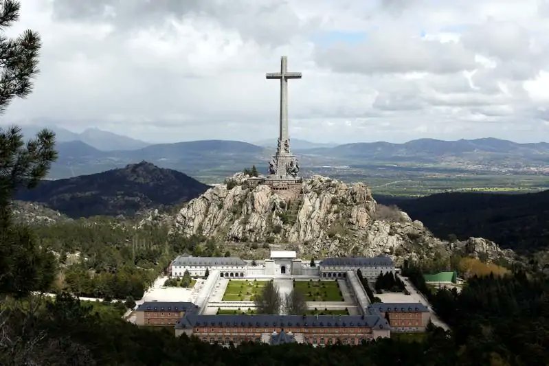 AbogadosCrist's tweet photo. Da me gusta a la cruz más grande de la cristiandad