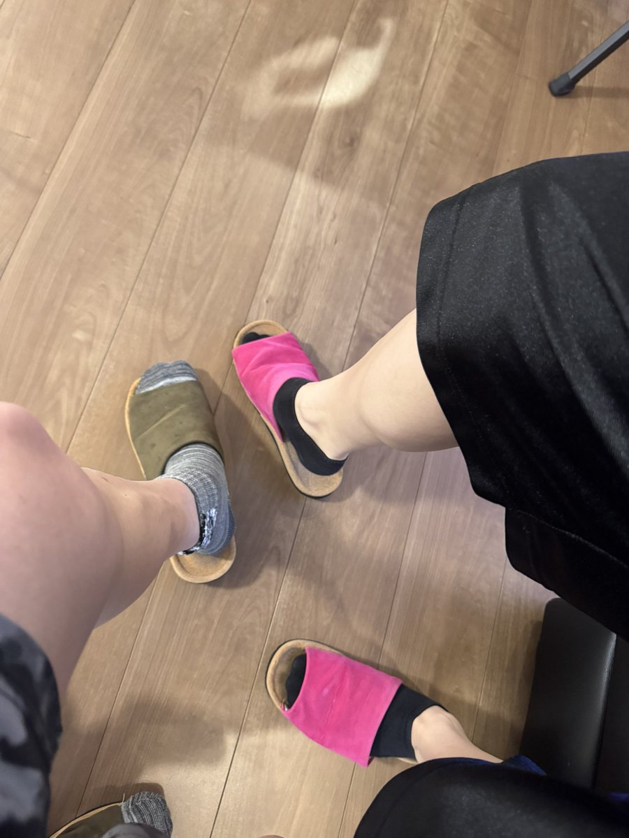fx_roih's tweet photo. 嫁ちゃんと相撲して勝てたことない。
さっきまた負けたし。

このふくらはぎの筋肉羨ましい🥲 https://t.co/F3xxetTDay