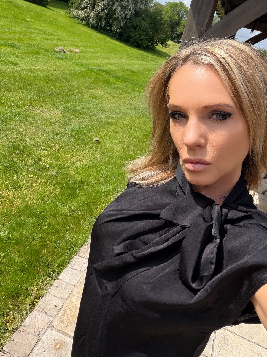 LadyDarkAngelUK's tweet photo. I wonder what things could happen to you  in nirvana in June?
You know you want to find out....
If your lucky maybe you could https://t.co/lyTaRmNX2F