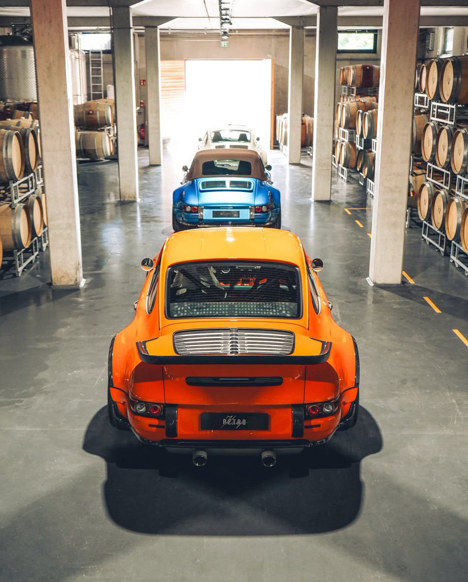 recaroauto's tweet photo. Pure passion meets performance! 🔥 The all-new @kaege.retro Turbo S in pure orange features our ultra-lightweight #RECAROPodium shell seats. The perfect fusion of street comfort & racetrack performance for this twin-turbo backdate
📸: @julme911
#RECAROAutomotive #RECARO #Porsche https://t.co/hvM7c2Sz0O