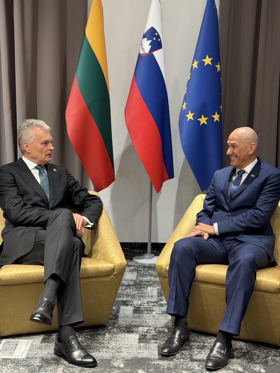 JJansaSDS's tweet photo. Obisk litvanskega predsednika @GitanasNauseda in pogovori o krepitvi dvostranskega sodelovanja ter aktualnih evropskih vprašanjih, tudi v luči priprav Litve na predsedovanje Svetu Evropske unije v prvi polovici leta 2027. 🇪🇺

Slovenija in Litva sta tesni partnerici pri soočanju s skupnimi evropskimi izzivi. 🇸🇮🇱🇹