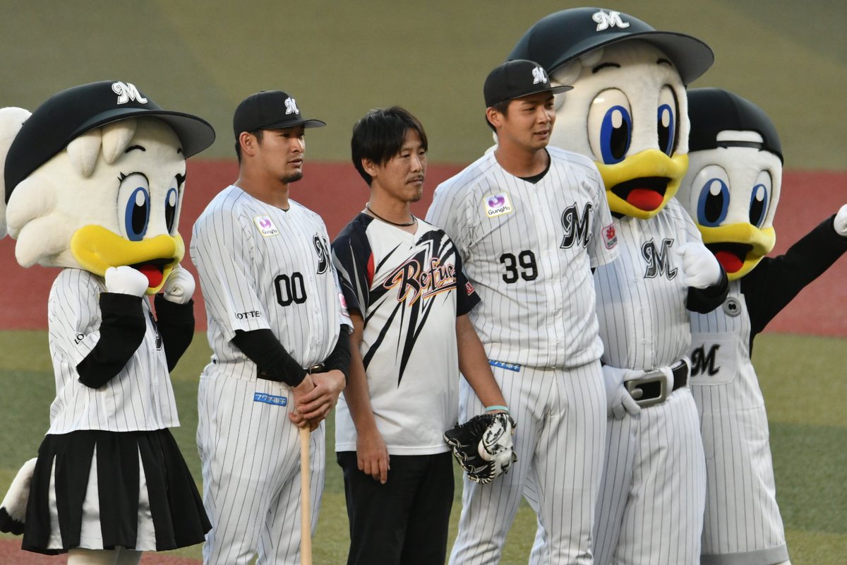 mac_kenzie44's tweet photo. 始球式
キャッチャー井上w https://t.co/b29BzpxiYd
