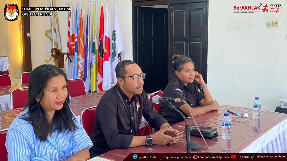 KpuEnde's tweet photo. #temanpemilih, KPU Kabupaten Ende mengikuti KOPI Parmas Part 22 yang diselenggarakan KPU Provinsi NTT dengan tema “Media Sosial sebagai Arena Baru Kontestasi Politik Elektoral.” 

#KPUMelayani #kpukabupatenende https://t.co/tGJmBjLQ1C