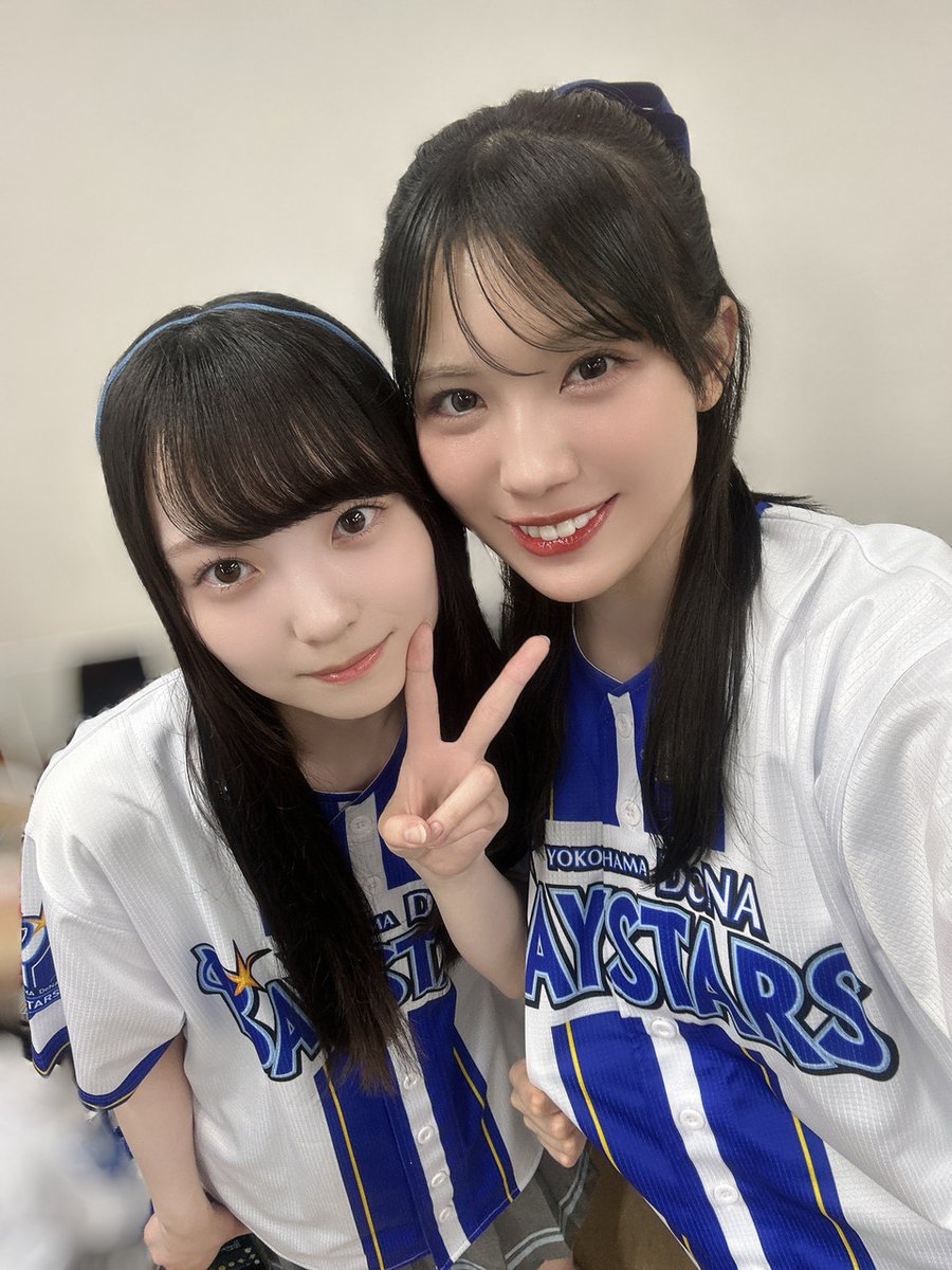 blog_photo_bot's tweet photo. #森本茉莉 『｢私の携帯でも撮らせて！｣と流れにのりまくった写真たち』 1/3
#marieblog
https://t.co/zGr4Drv0ZT

#蔵盛妃那乃 #佐藤優羽 https://t.co/g6GdCXQnFk