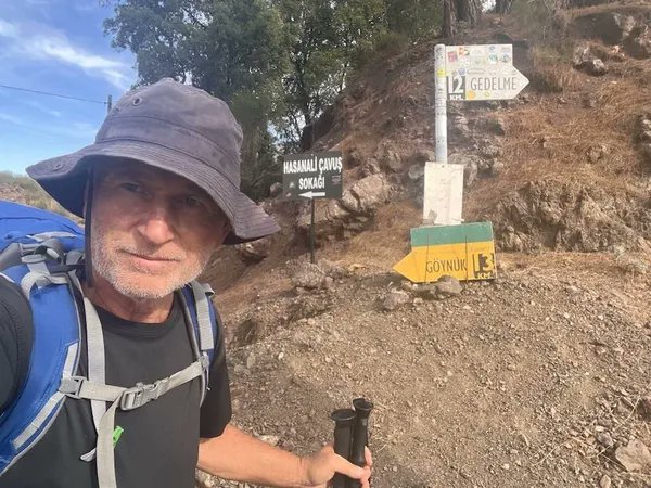 kusistanbulku's tweet photo. #Balıkesir’den bisikletiyle yola çıkıp 40 günde 3 bin 450 kilometre pedal çevirerek umreye ulaşan 69 yaşındaki Fahrettin Şener, yaşadığı bahçesinde çapa makinesinin altında kalarak talihsiz kazayla hayatını kaybetti. https://t.co/hQ82zDm2W7