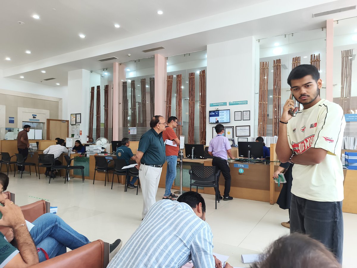 domishmi's tweet photo. Highly disappointed with the management of @KDAHMumbai. Despite booking an admission 15-20 days in advance, patients coming from other states are made to wait since morning without beds. The administration &amp; doctors show zero empathy and poor communication. Pathetic service! ❌ https://t.co/51hpuqnGaK